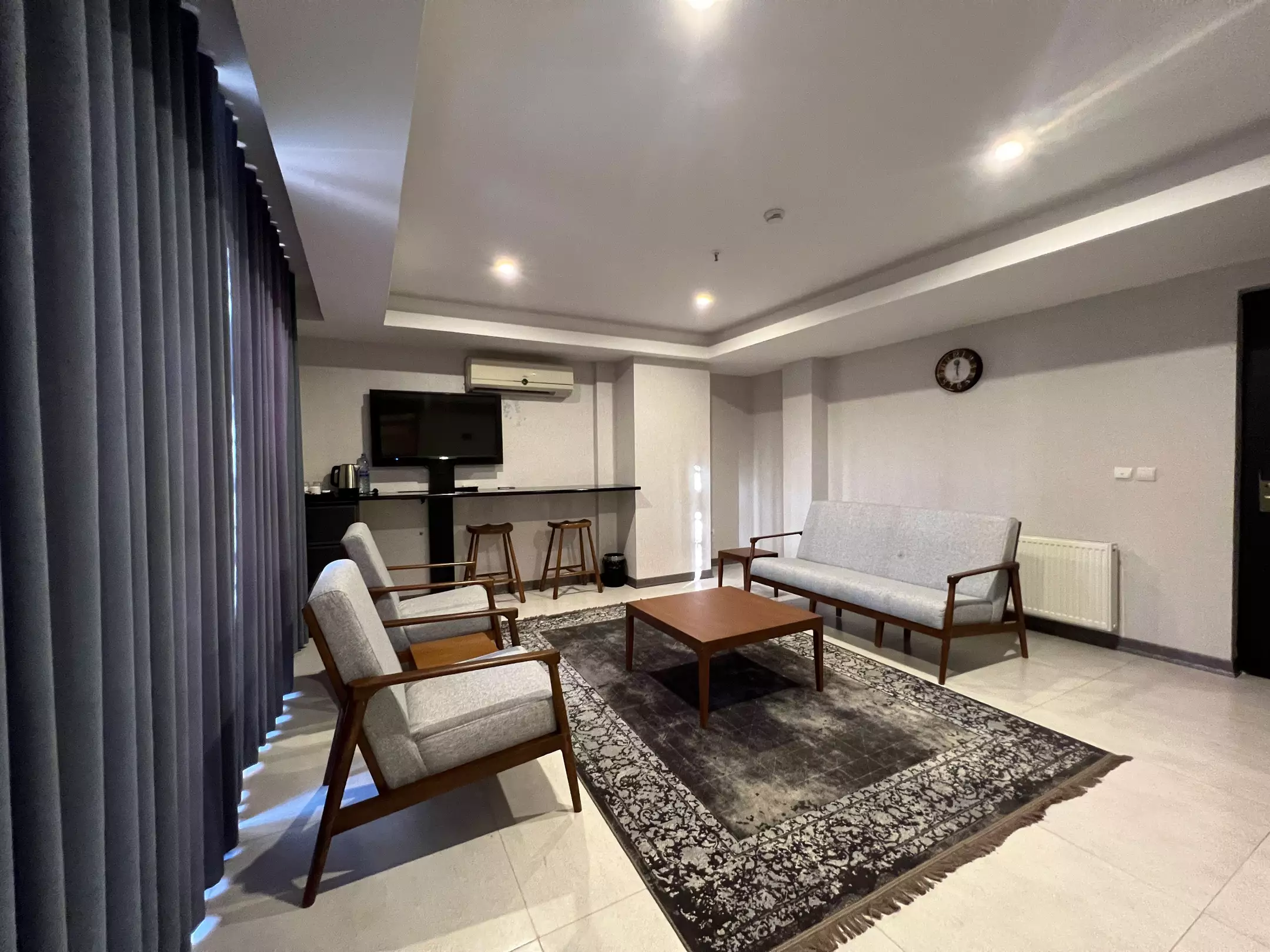 Alibaba https://cdn.alibaba.ir/ostorage/hotel-accommodation-images/67028d50916cd6b7e8cc35b2_1c40cd4b-6321-40a2-8fcb-e2210cab1bcd_08- دلگشا- سوئیت یک خوابه 3 تخته (5).webp